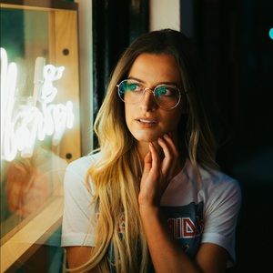 Meet your Posher, Vanessa